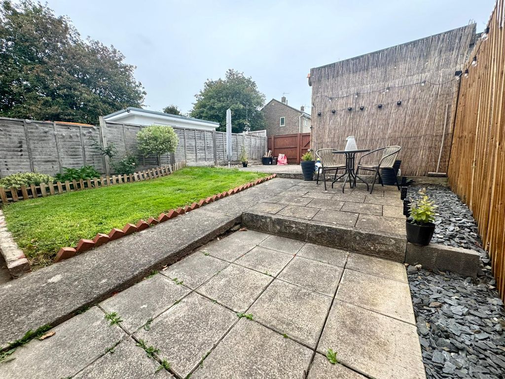 Property photo 3 of 19 Lawn And Patio