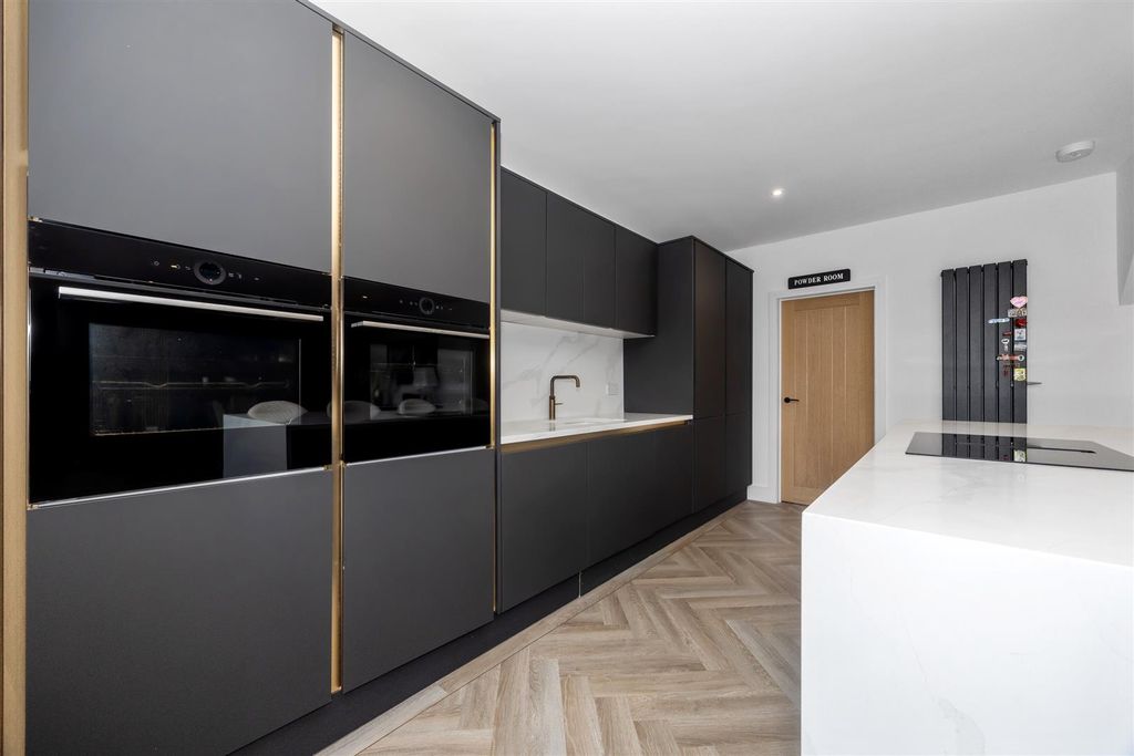 Property photo 3 of 41 Brighton Road, 269-016.Jpg