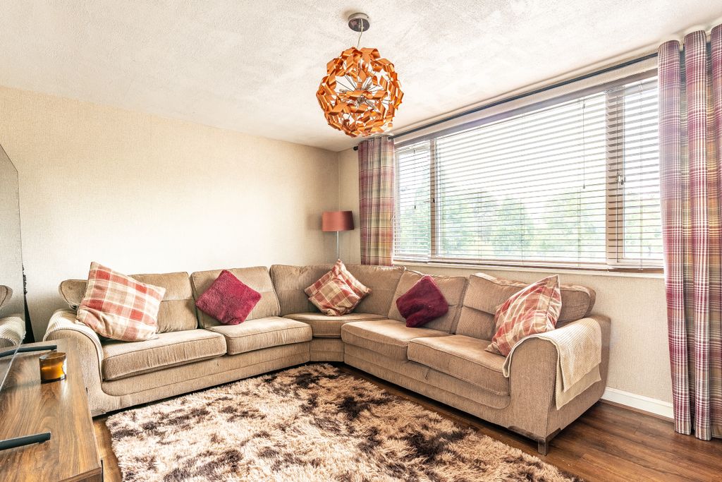 Property photo 1 of 20 Photo 6