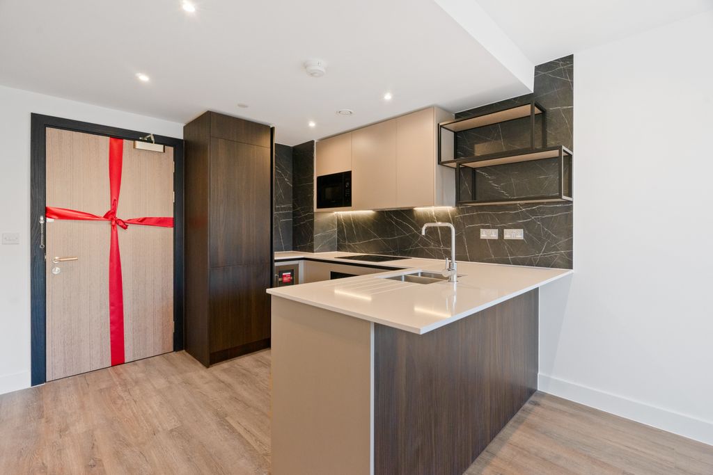 Property photo 3 of 31