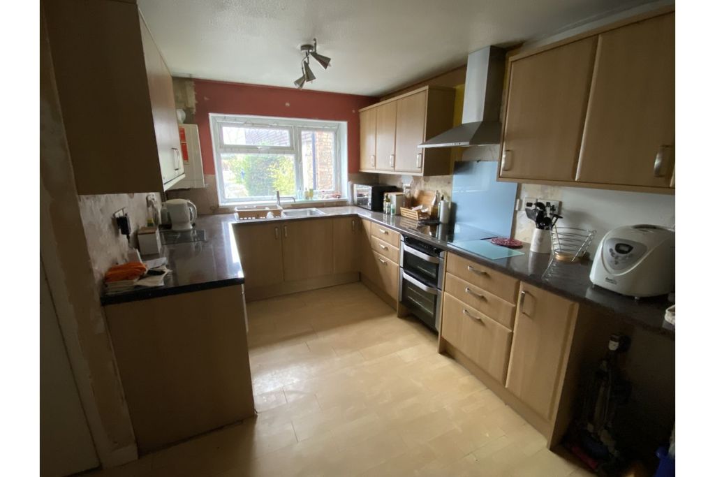 Property photo 3 of 11 Kitchen/Diner