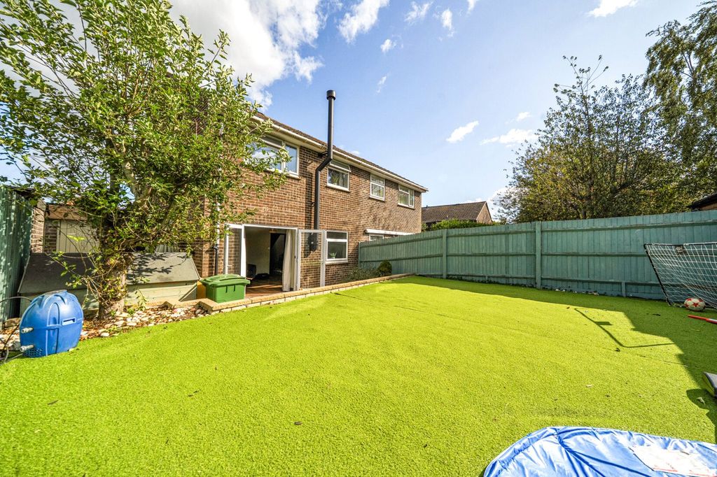 Property photo 2 of 11 2