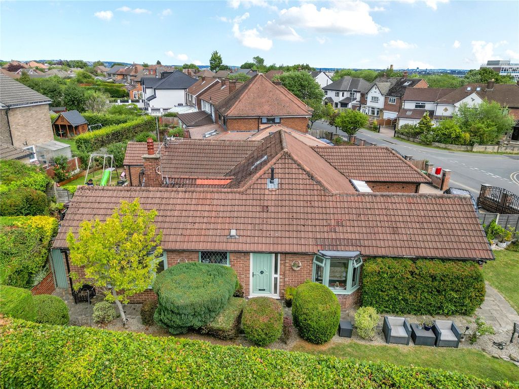 Property photo 1 of 33 Picture No. 04