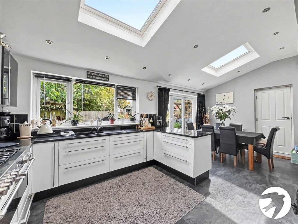 Property photo 3 of 28 Picture No. 09