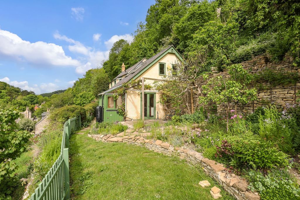 Property photo 1 of 27