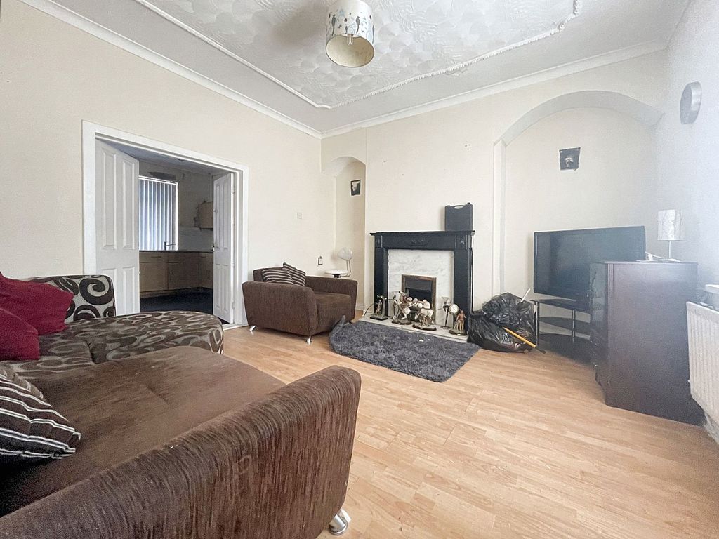 Property photo 3 of 9