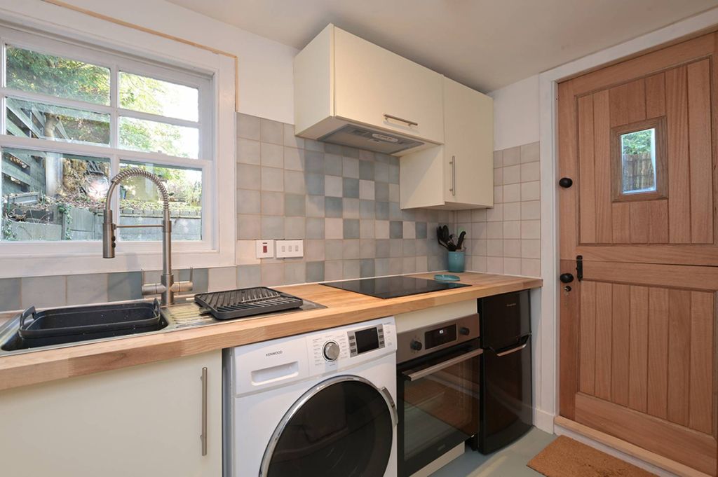 Property photo 2 of 23