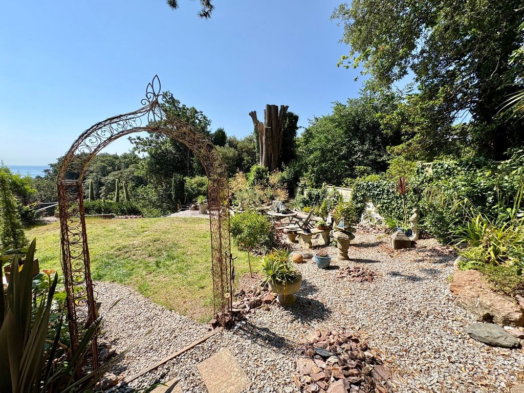 Property photo 3 of 32