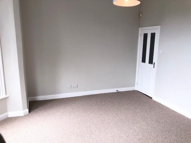 Property photo 3 of 9 Lounge