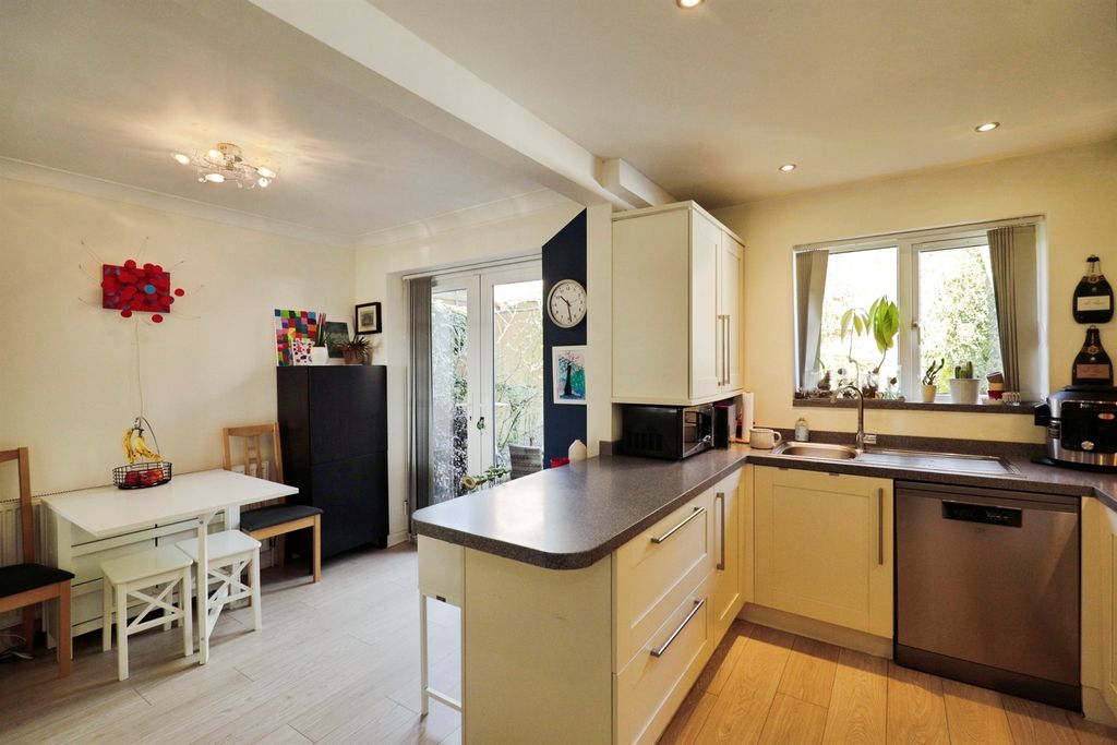 Property photo 3 of 14