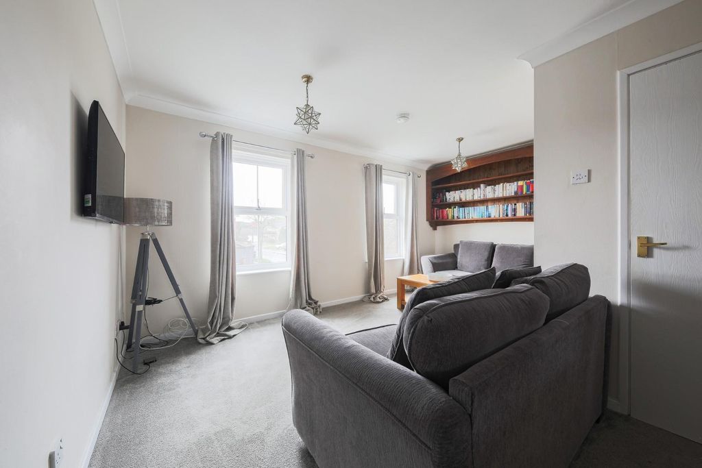 Property photo 3 of 20 Living Room