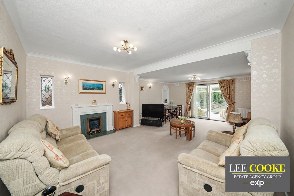 Property photo 2 of 30