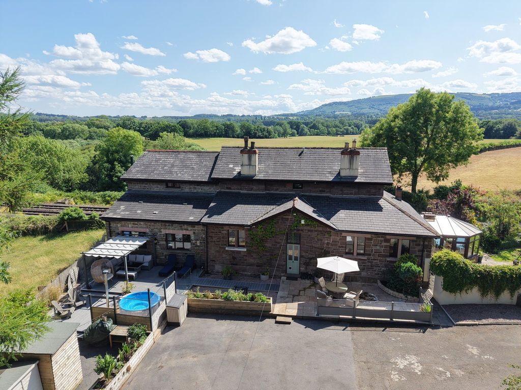 Property photo 1 of 42