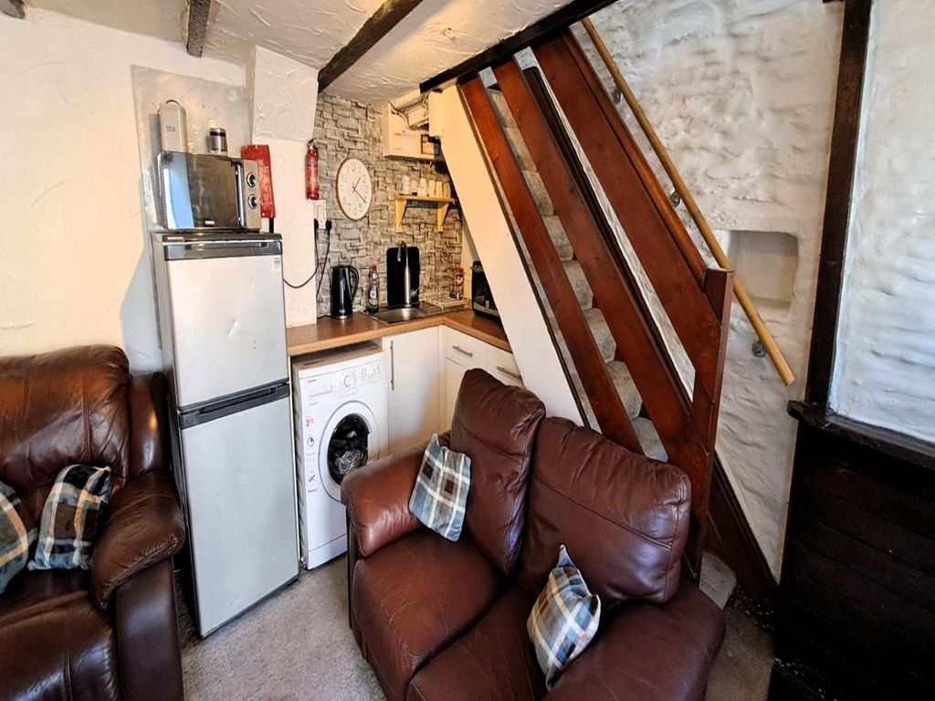 Property photo 3 of 9 Parlour2