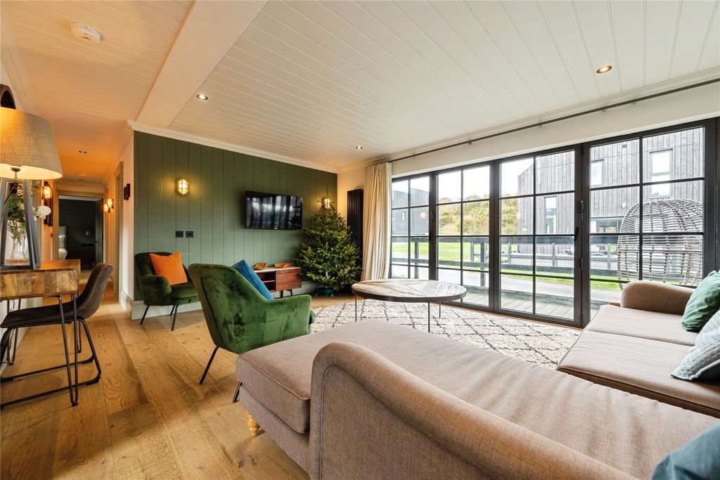 Property photo 3 of 27 Picture No. 21