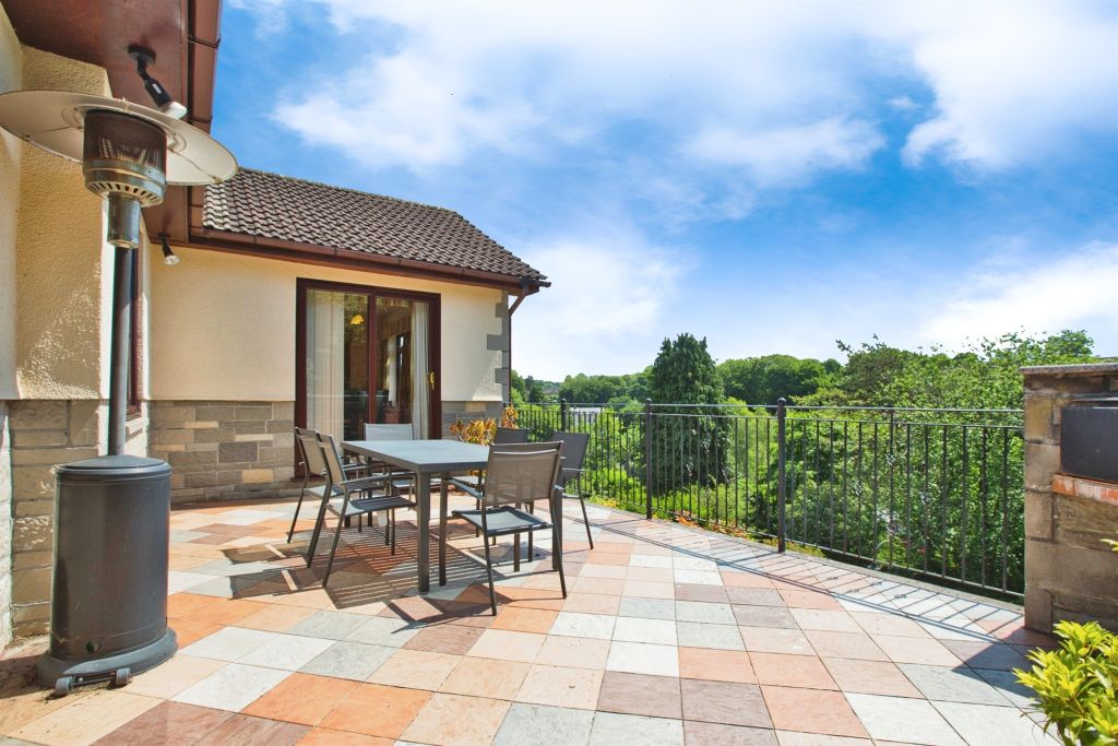 Property photo 3 of 34