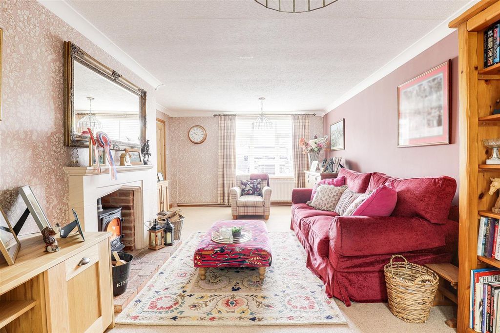 Property photo 2 of 18