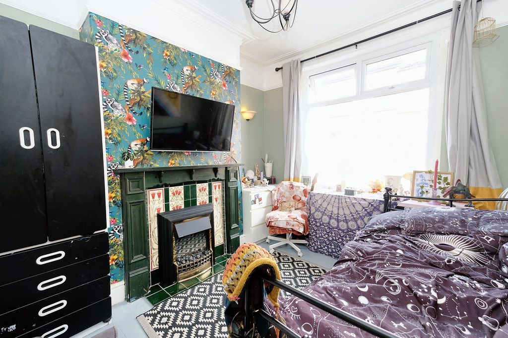 Property photo 2 of 16