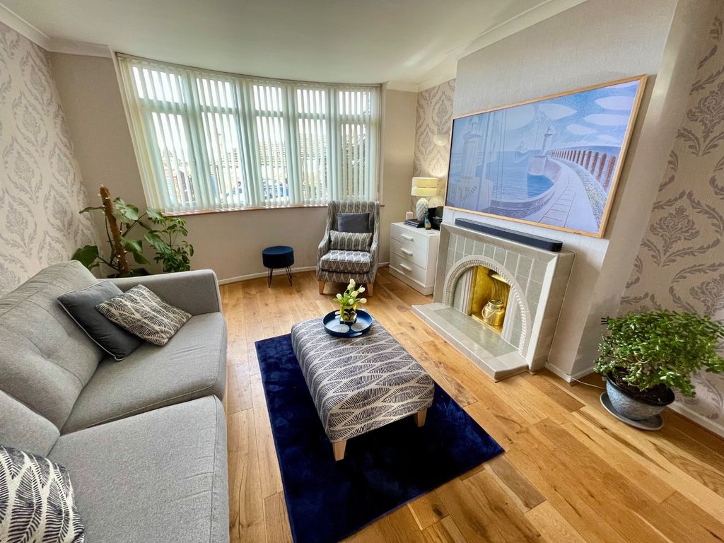 Property photo 2 of 14 4942001