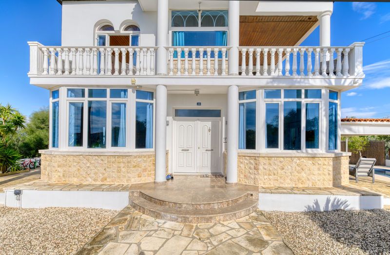 Property photo 3 of 37 Property Entrance