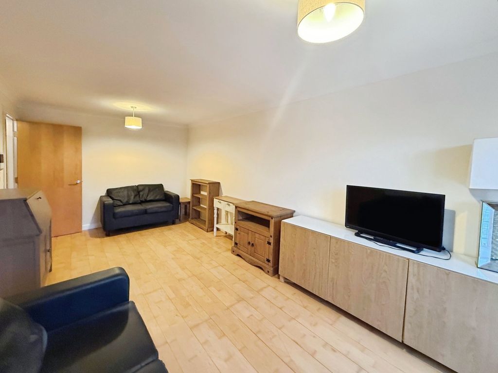 Property photo 2 of 9 Picture No. 22