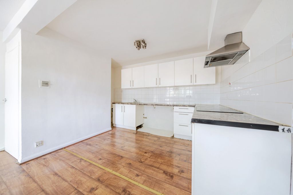 Property photo 3 of 17 1512696-5-6A8d5E5...
