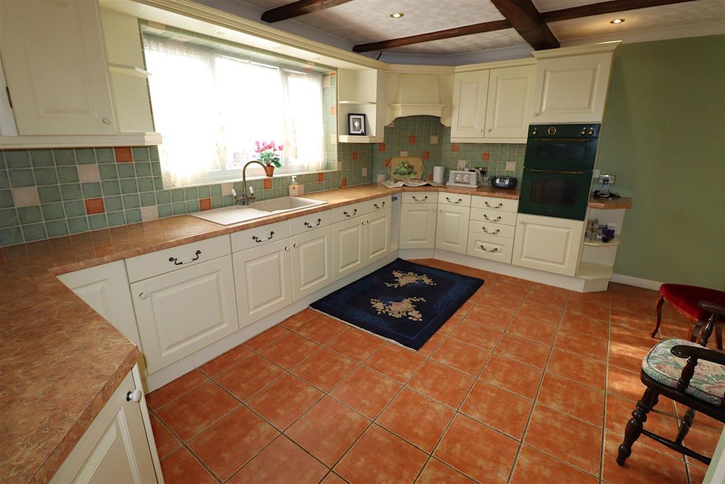 Property photo 3 of 36 Kitchen