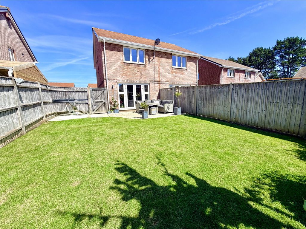 Property photo 2 of 12 Picture No. 15