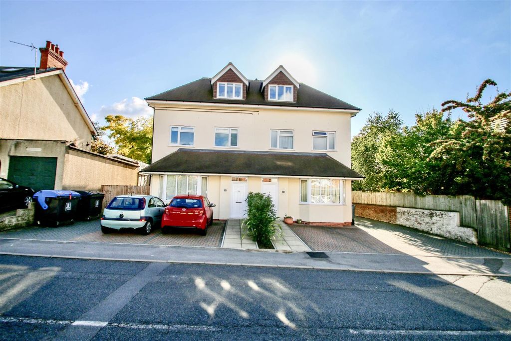 Property photo 2 of 28 F19.Jpeg