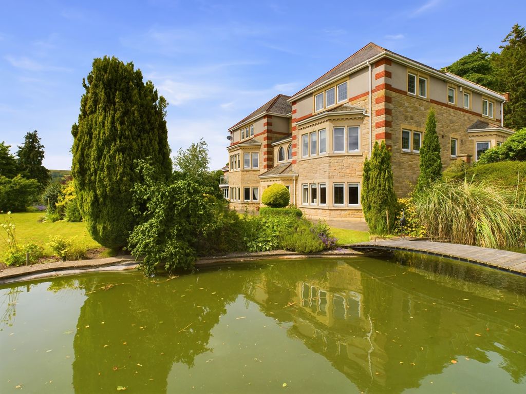 Property photo 1 of 119