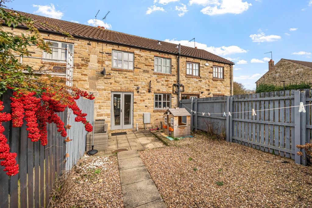 Property photo 3 of 10 Garden