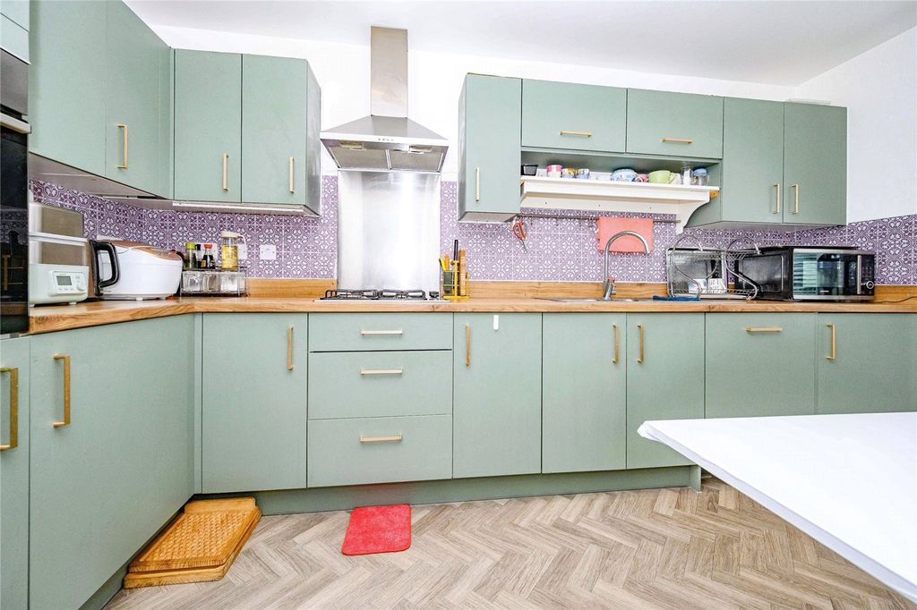 Property photo 3 of 13 Kitchen