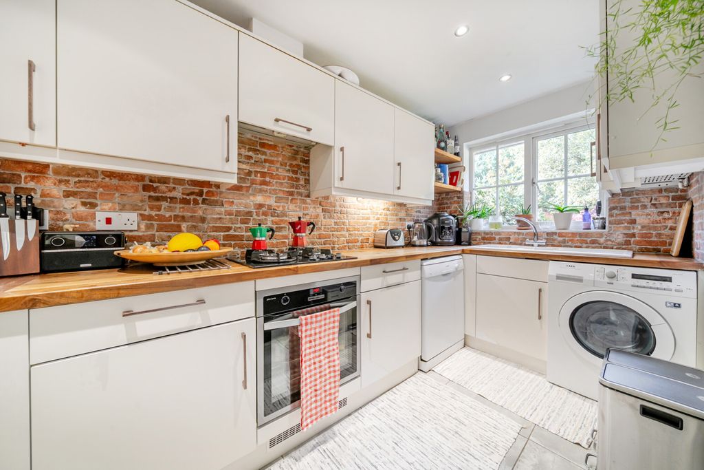 Property photo 3 of 24 Kitchen