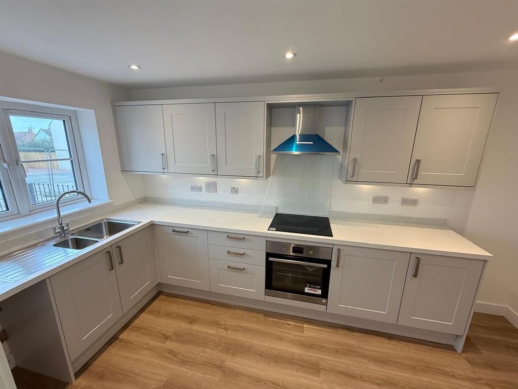 Property photo 2 of 12 Plot 372 Kitchen 2.Jpeg