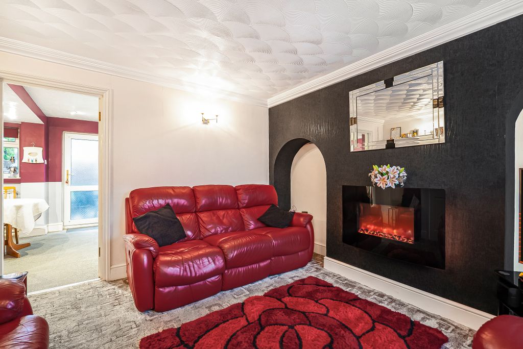 Property photo 2 of 12 Living Room