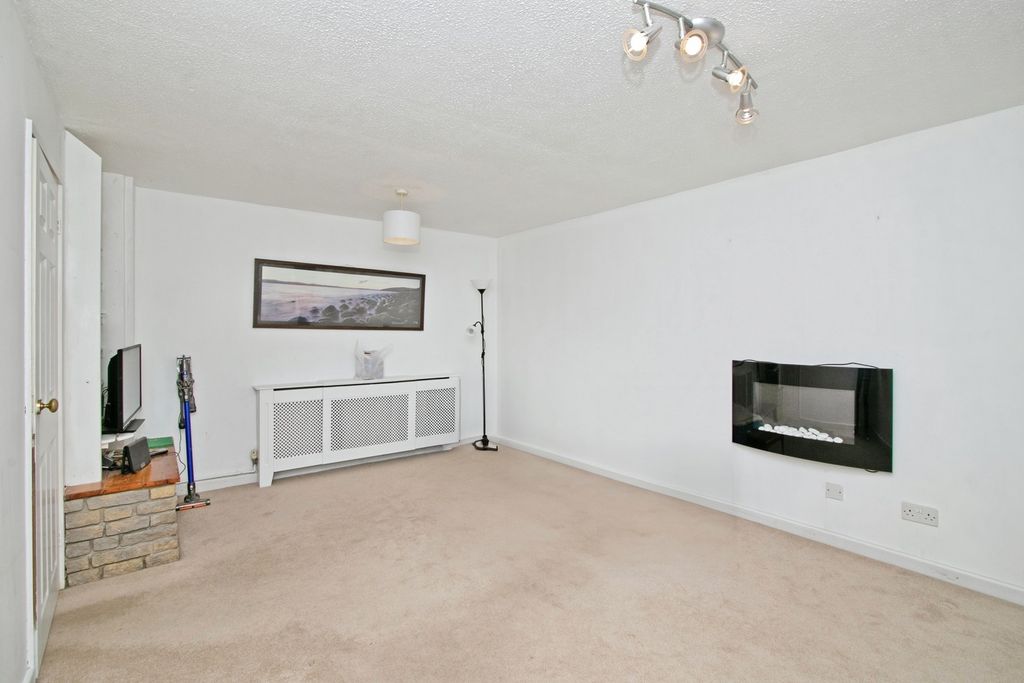 Property photo 3 of 16 Photo
