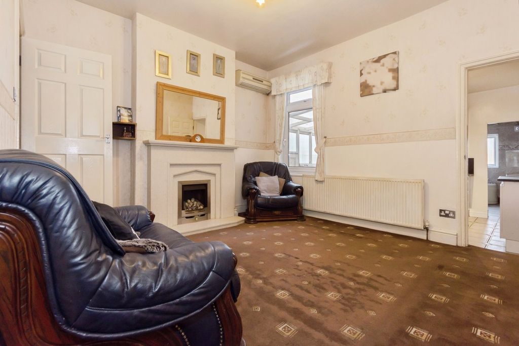 Property photo 2 of 18