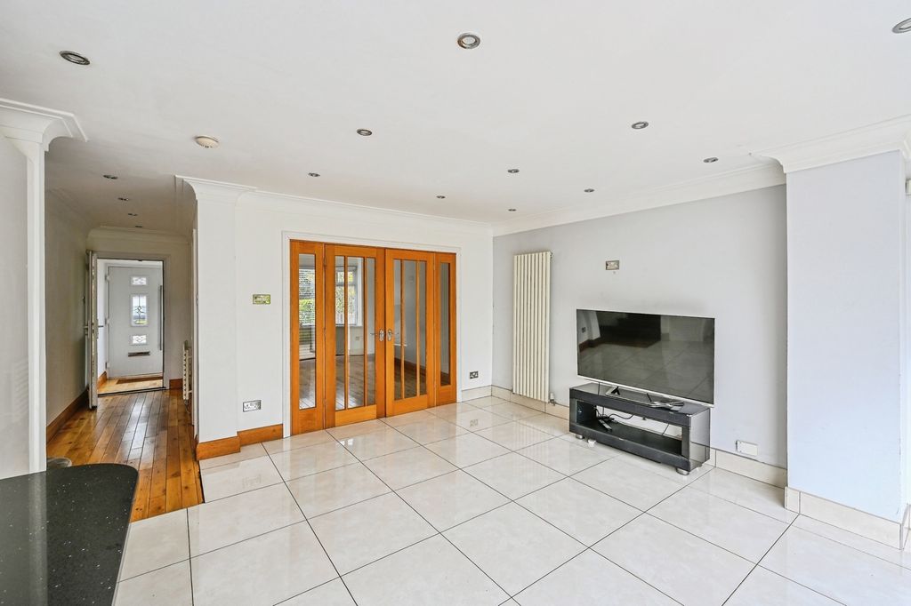 Property photo 3 of 16 Pbox-Img.Jpg