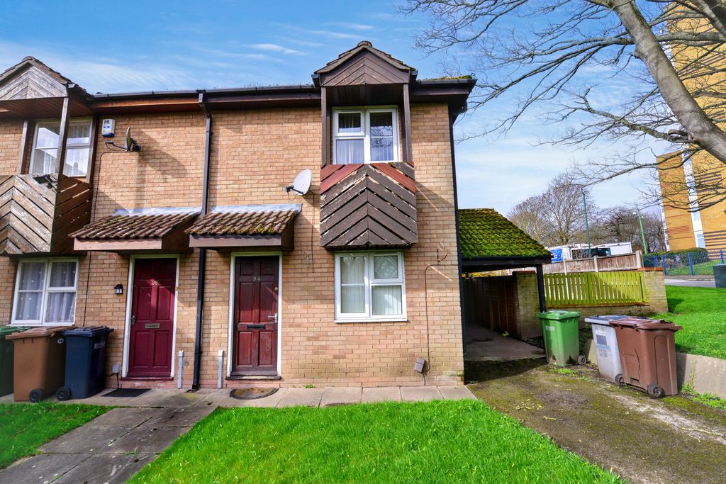 Property photo 1 of 15 94 Kingshurst Way, Kingshurst, Birmingham, B37 6Jq