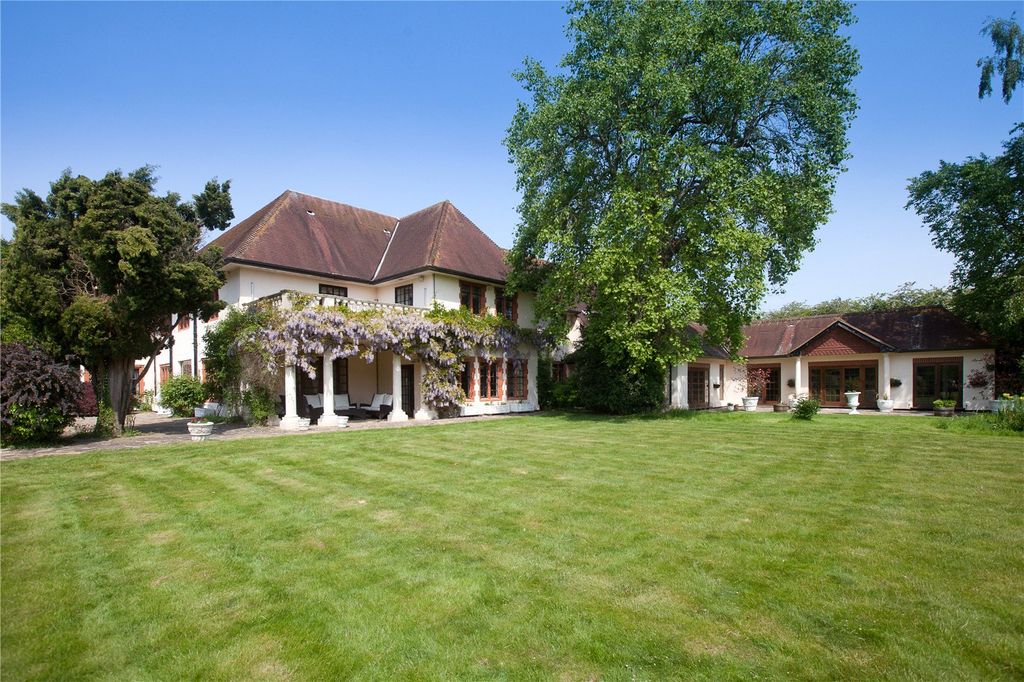 Additional image 4 of 7 bed equestrian for saleThe Grange, Amersham Road, Beaconsfield, Buckinghamshire HP9