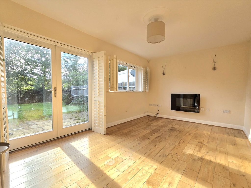 Property photo 3 of 12 Picture No. 24