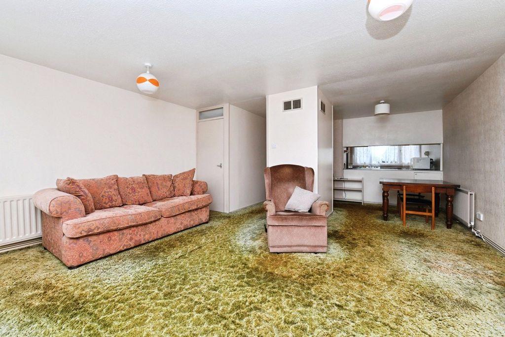 Property photo 2 of 16 Photo