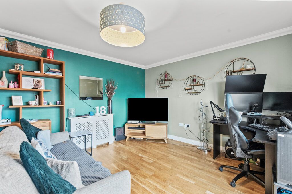 Property photo 3 of 17