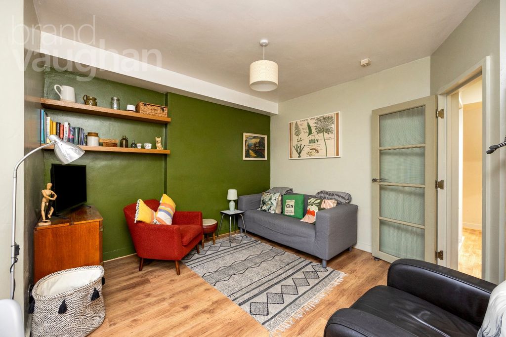 Property photo 3 of 15 Picture 3