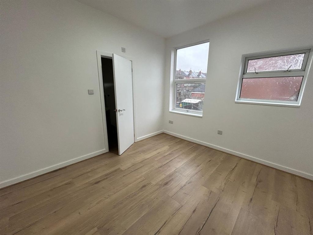 Property photo 1 of 7 Lounge