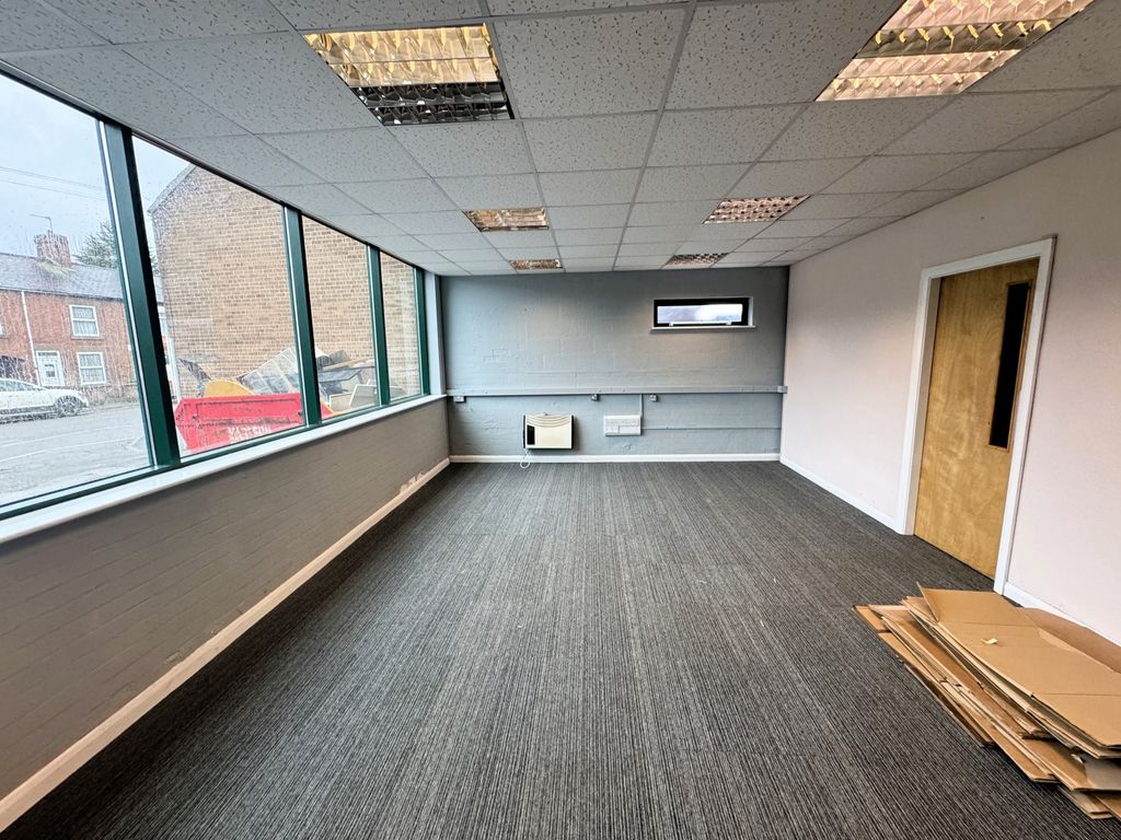 Property photo 3 of 14 Photo 21