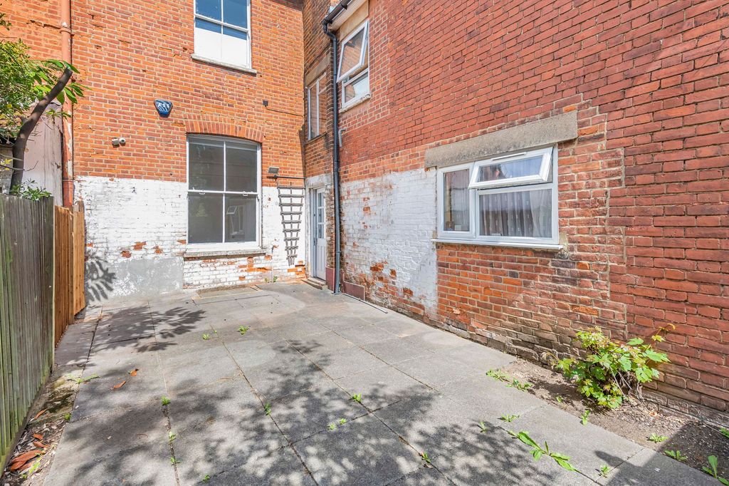 Property photo 2 of 35