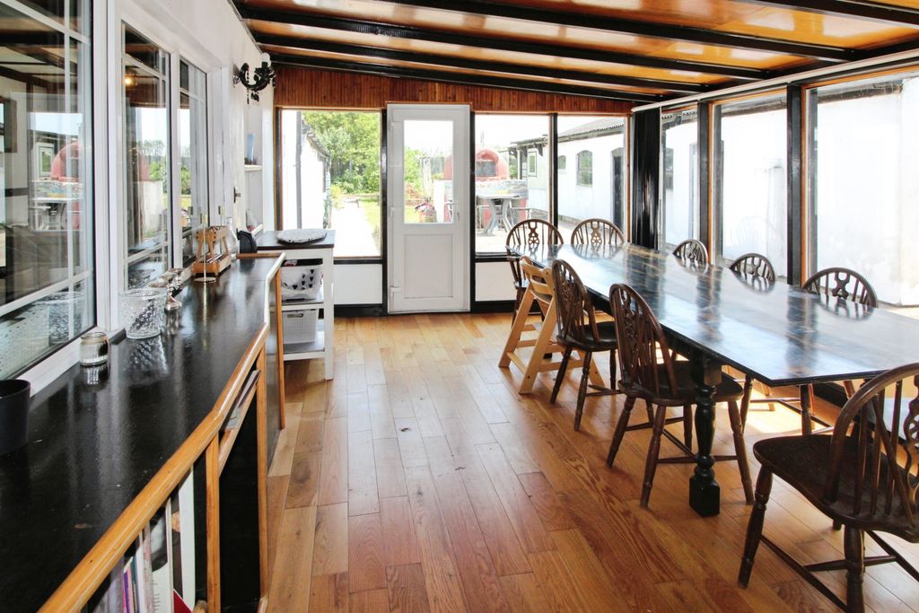 Property photo 2 of 31 Dining Room.Jpg
