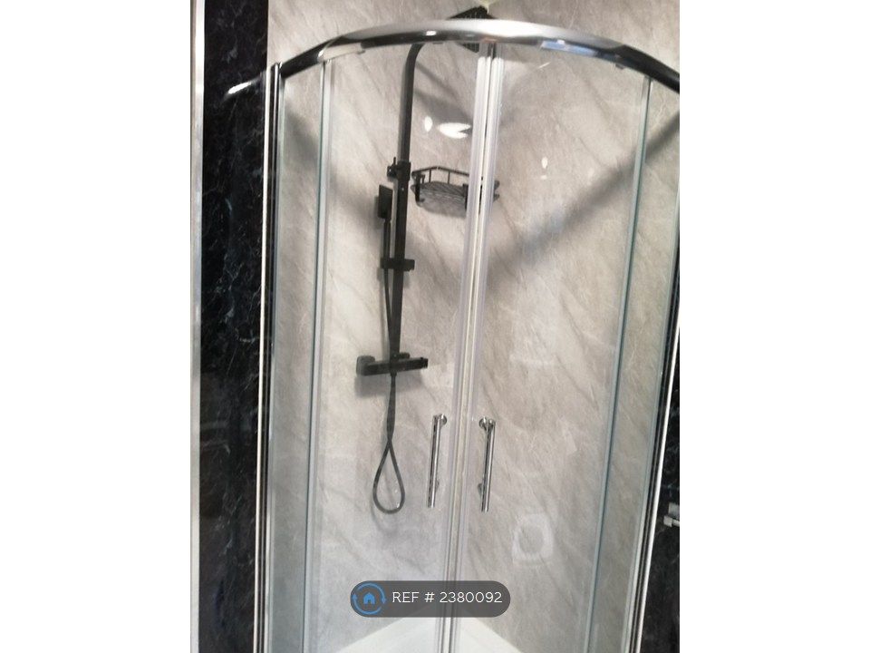 Property photo 2 of 8 Additional Shower