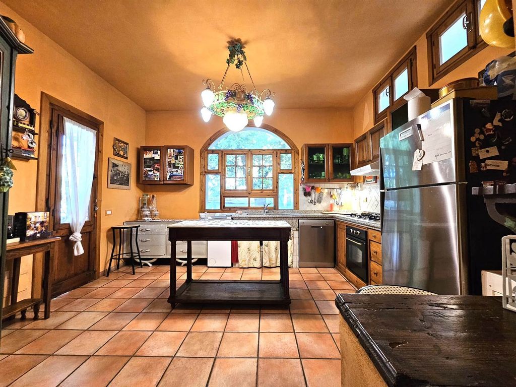 Property photo 2 of 30